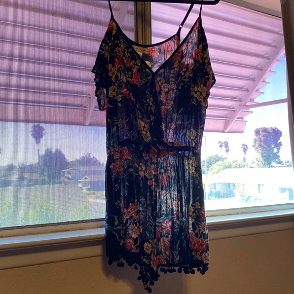 Romper - Picture 1 of 3